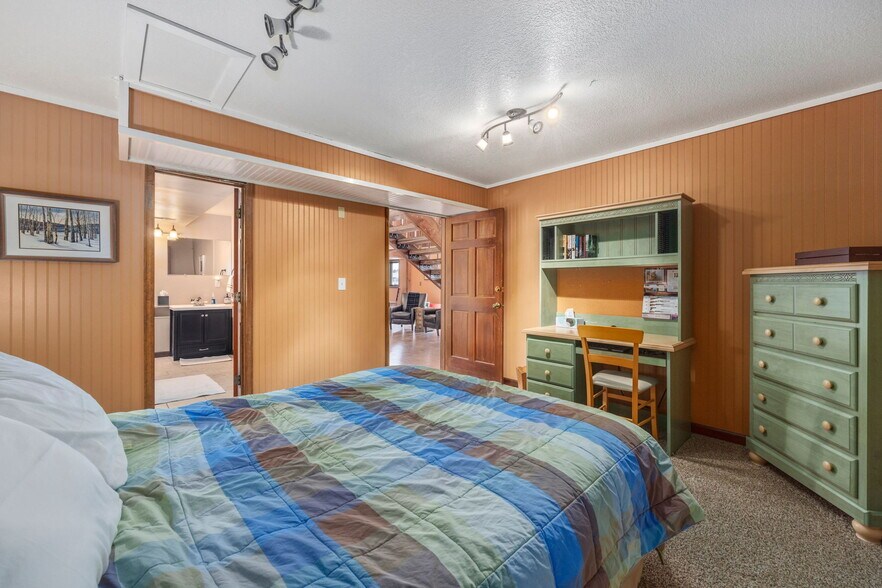 More Photos Of 1 Stevenson Rd, Laramie Specialty For Lease