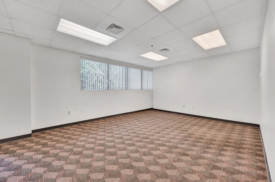 More Photos Of 4500 Leeds Ave, North Charleston Unknown For Lease