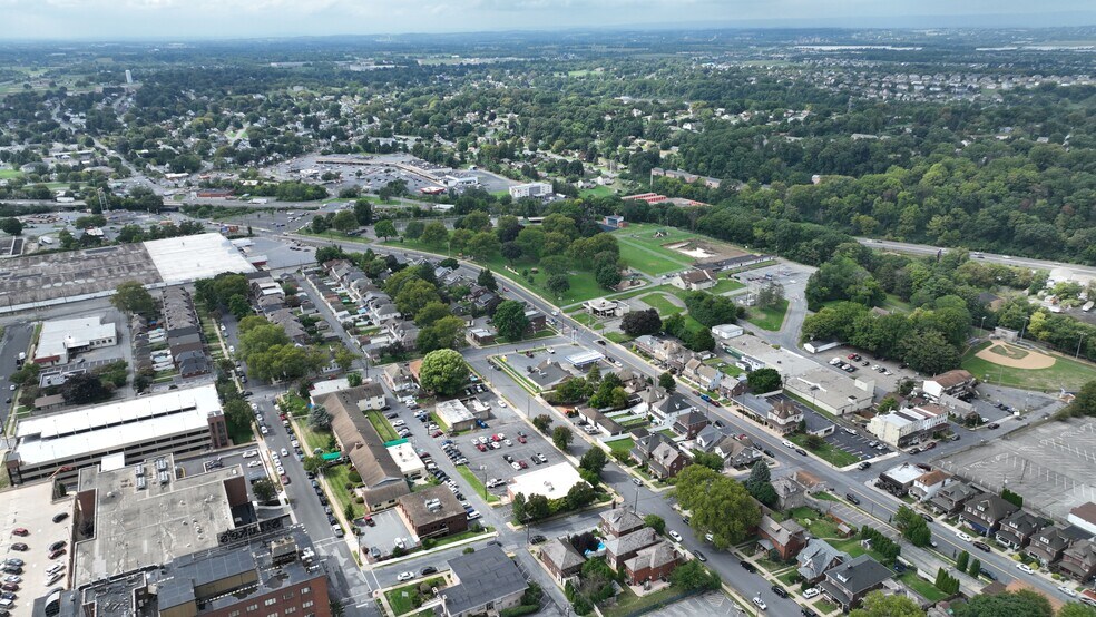 More Photos Of 2100 Ferry St, Easton Medical For Lease