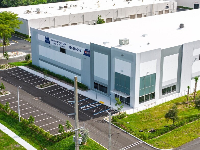 More Photos Of 3410 SW 26th Ter, Fort Lauderdale Warehouse For Lease