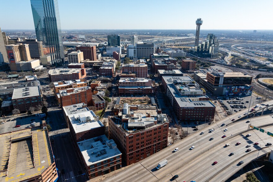 More Photos Of 603 Munger Ave, Dallas Office For Lease