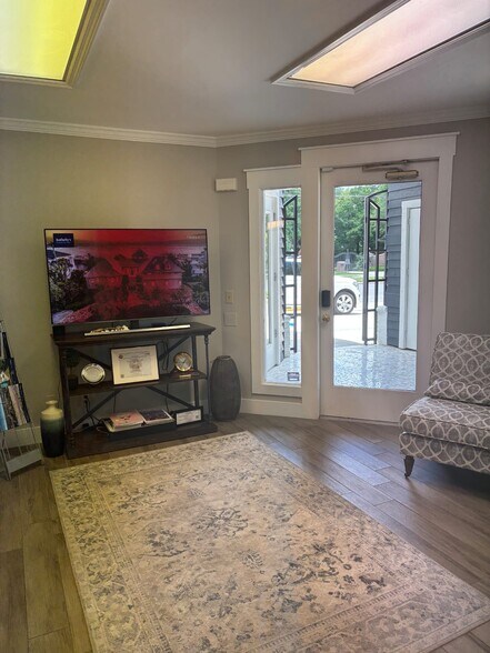 More Photos Of 5233 San Jose Blvd, Jacksonville Office Residential For Lease