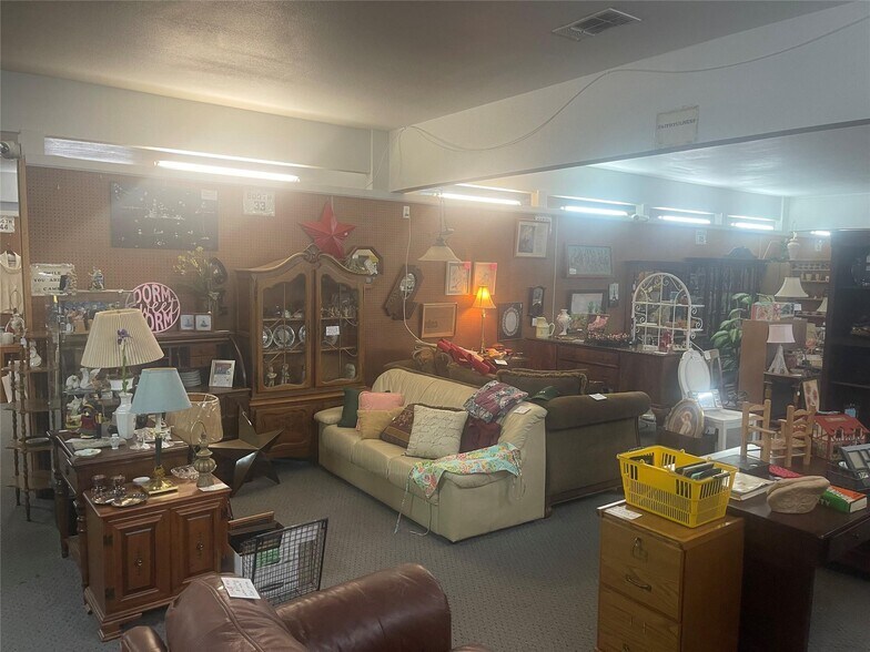 More Photos Of 101 Park Place Cir, Cresson Storefront Retail Office For Sale