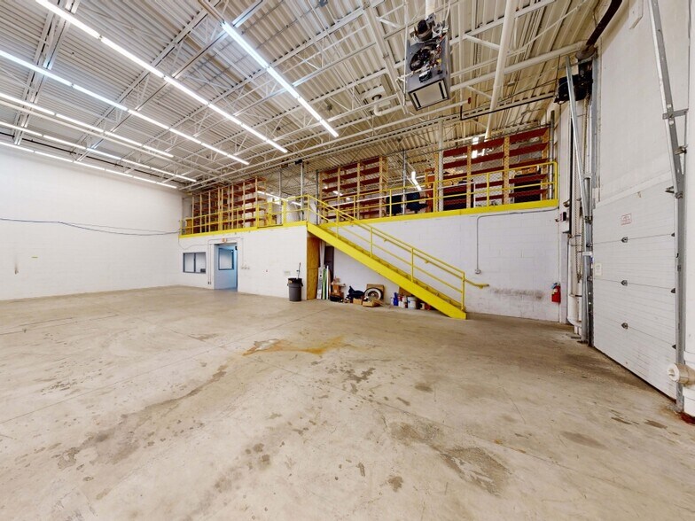 More Photos Of 855 E Grand Ave, Lake Villa Auto Dealership For Sale