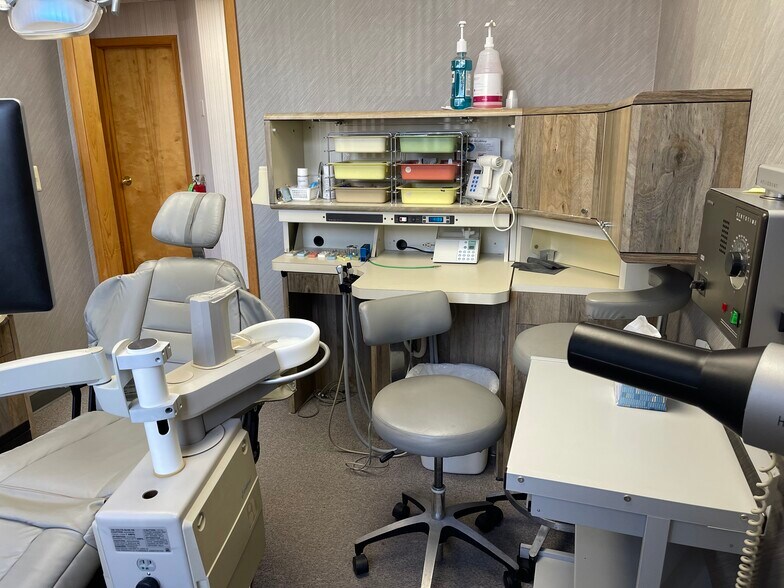 More Photos Of 1553 State Route 27, Somerset Medical For Sale