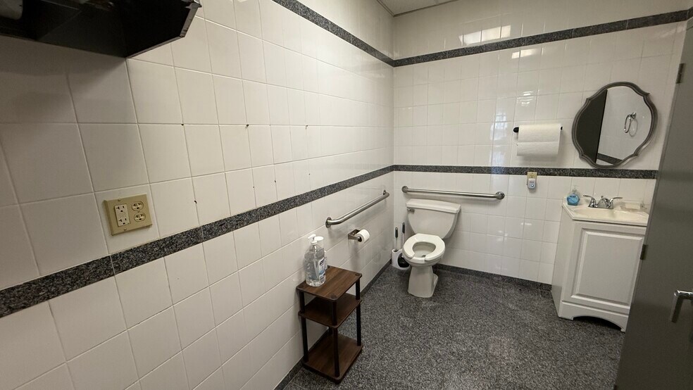 More Photos Of 480 Memorial Pky, Phillipsburg Flex For Lease