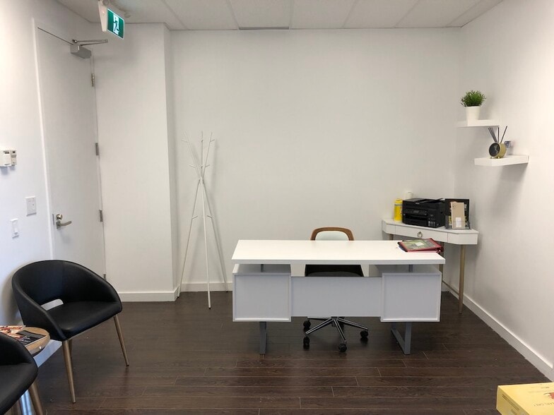 More Photos Of 7191 Yonge St, Markham Medical For Sale