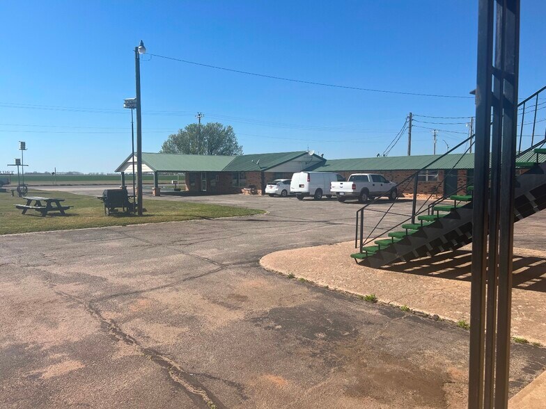 More Photos Of 1720 S Grand Ave, Cherokee Hotel For Sale