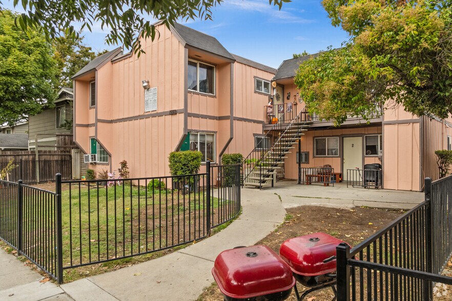 More Photos Of 1550 Crucero Dr, San Jose Apartments For Sale
