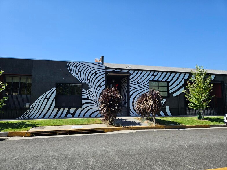 More Photos Of 1651 S Central Ave, Glendale Warehouse For Lease