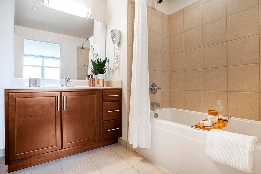 More Photos Of 555 W Kinzie St, Chicago Multifamily For Sale