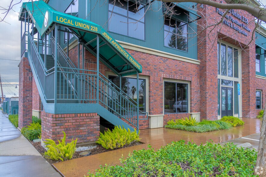 More Photos Of 1015 Yuba St, Marysville Office For Lease