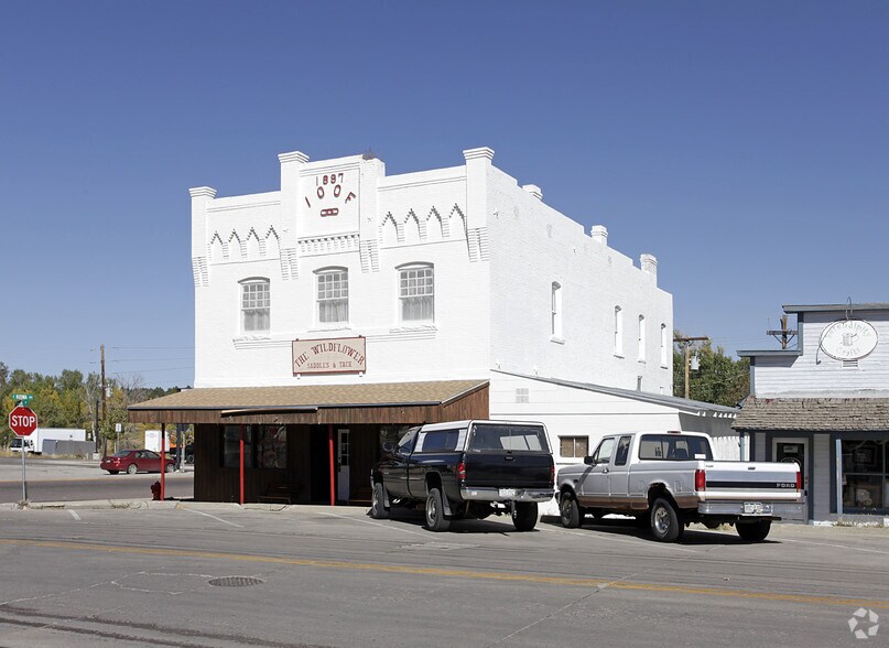 More Photos Of 122 Main St, Elizabeth Storefront For Sale