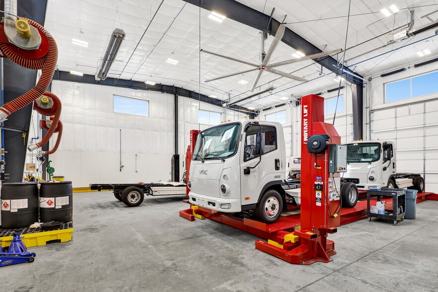 More Photos Of 5457 Pacific Fern Dr, Ferndale Manufacturing For Lease