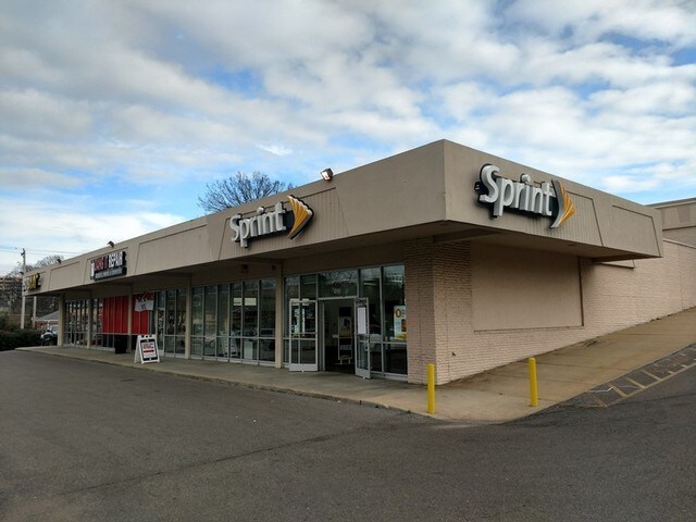 More Photos Of 1627 Poplar Ave, Memphis Unknown For Lease