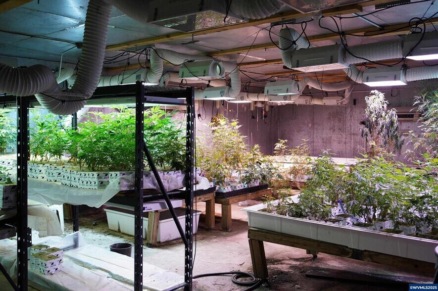 More Photos Of 1885 Anunsen Ct NE, Salem Warehouse For Sale