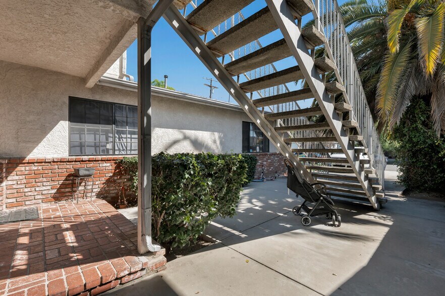 More Photos Of 8807 Canby Ave Ave, Northridge Apartments For Sale