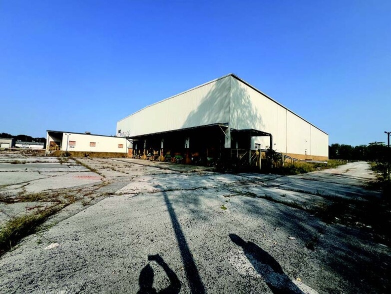 More Photos Of 1930 Tremainsville Rd, Toledo Manufacturing For Sale