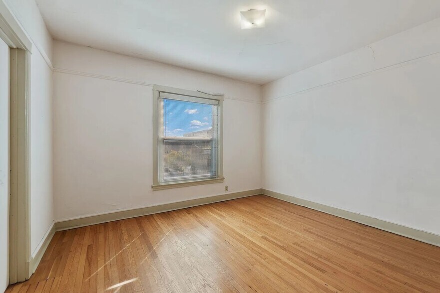 More Photos Of 805 N 22nd St, Milwaukee Apartments For Sale