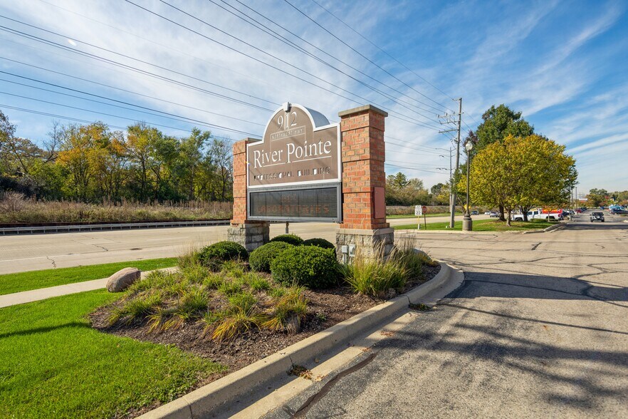 More Photos Of 912 Northwest Hwy, Fox River Grove Medical For Sale