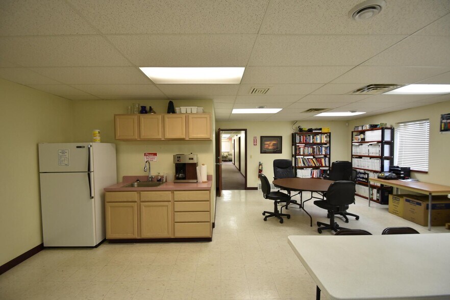 More Photos Of 909 34th St N, Fargo Industrial For Lease