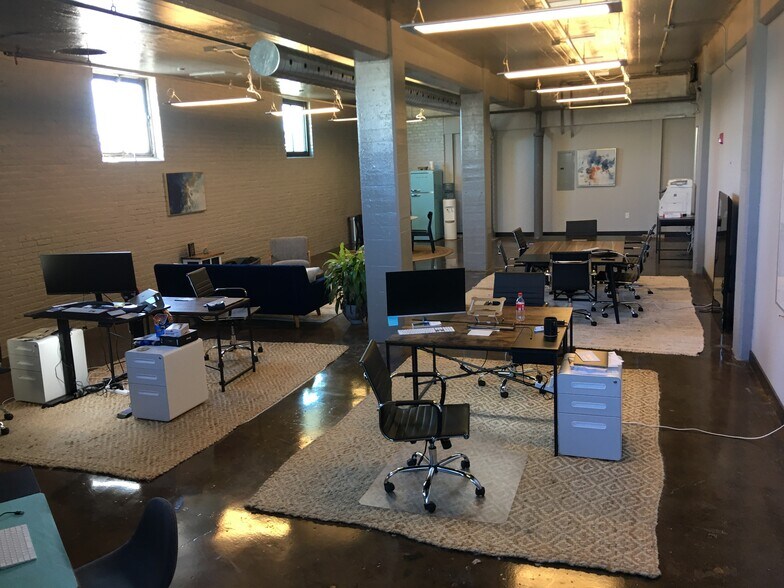 More Photos Of 700 16th St NE, Cedar Rapids Office For Lease