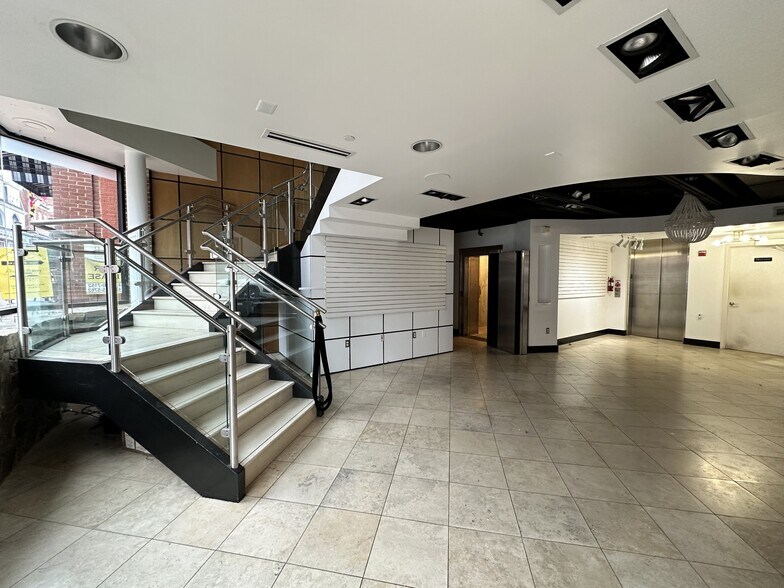 More Photos Of 186 Main St, Annapolis Storefront For Lease