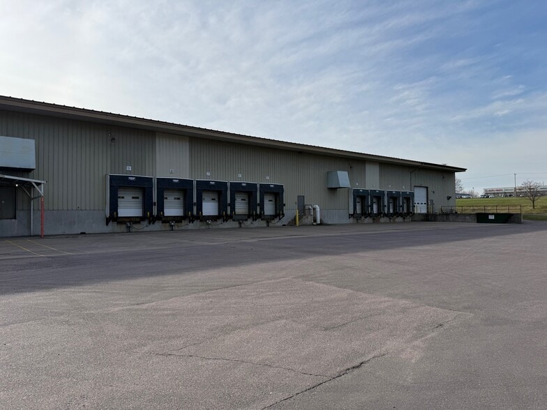 More Photos Of 1300 Sauk Ave, Baraboo Manufacturing For Lease