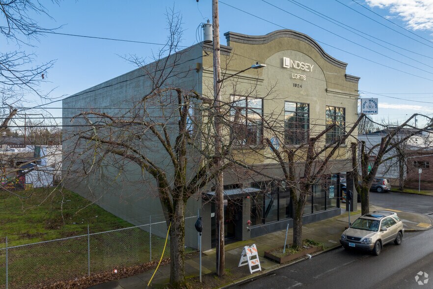 More Photos Of 8401 N Ivanhoe St, Portland Loft Creative Space For Lease