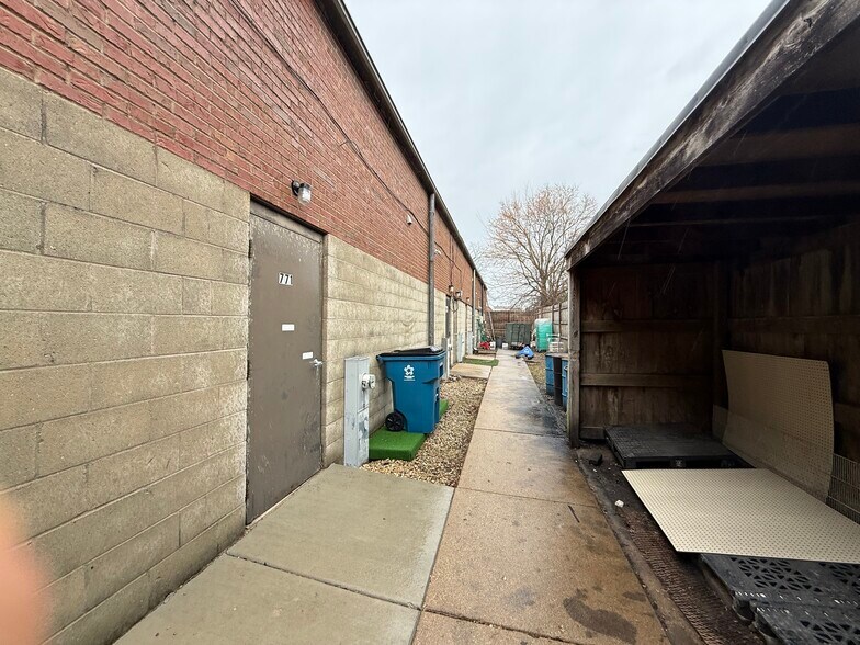 More Photos Of 771-777 Milwaukee Ave, Glenview Unknown For Lease