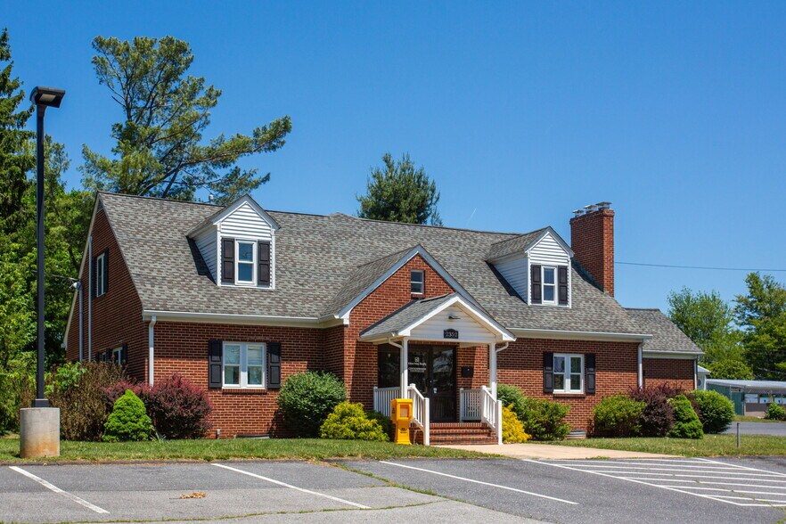 Primary Photo Of 2352 Jefferson Hwy, Waynesboro Office For Lease