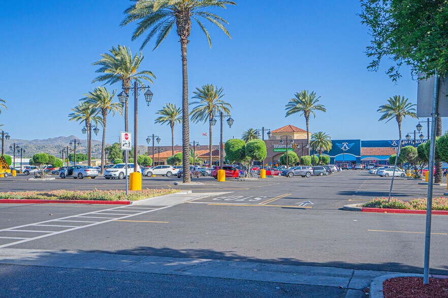 More Photos Of 889 W Florida Ave, Hemet Freestanding For Sale