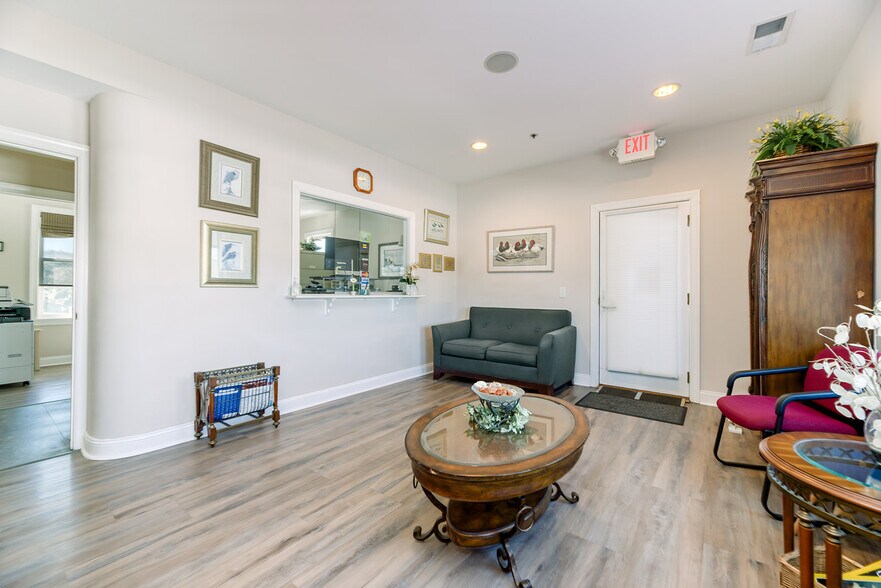 More Photos Of 3210 N Croatan Hwy, Kill Devil Hills Office Residential For Sale