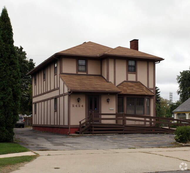 More Photos Of 2424 Woodville Rd, Oregon Office For Sale