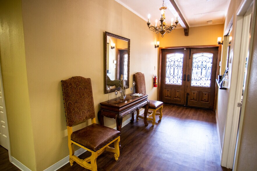 More Photos Of 2505 Washington Ave, Waco Office For Lease