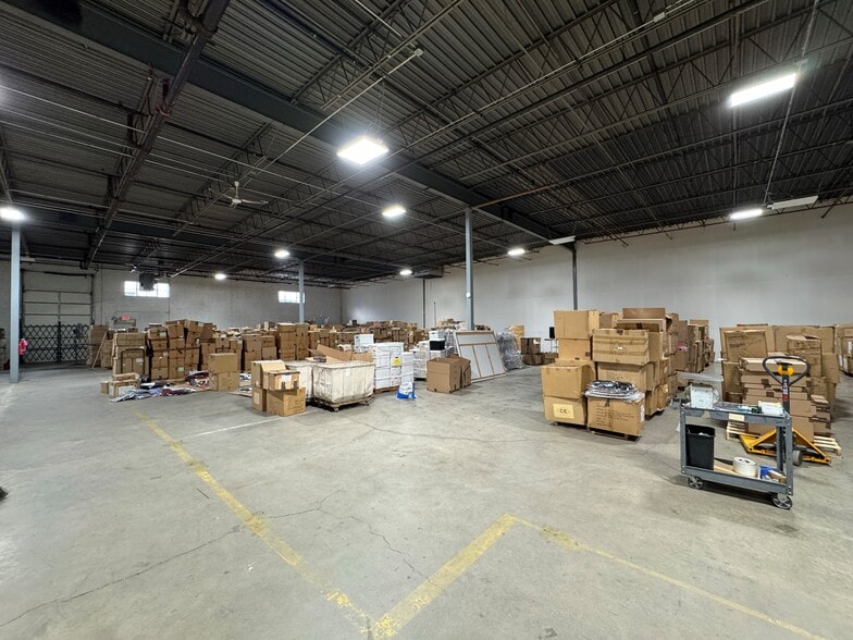 More Photos Of 65 Triangle Blvd, Carlstadt Warehouse For Lease