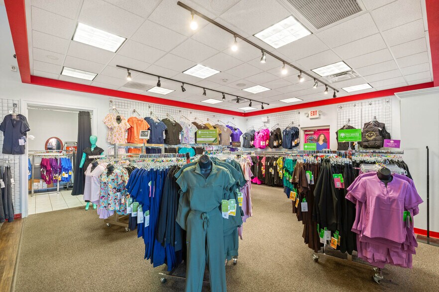 More Photos Of 6007-6045 S Rainbow Blvd, Las Vegas Unknown For Lease