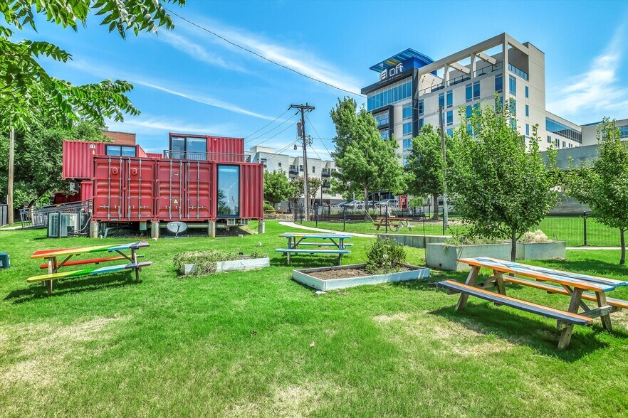 More Photos Of 30 NE 2nd St, Oklahoma City Storefront Retail Office For Lease