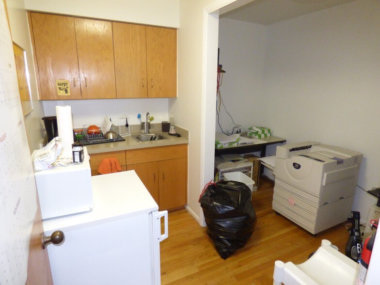 More Photos Of 4501-4509 Laclede Ave, Saint Louis Office For Sale