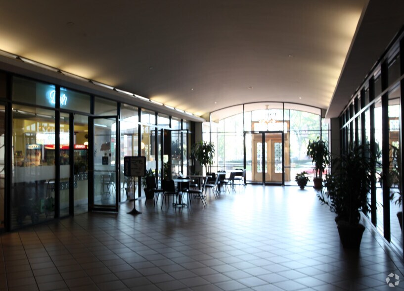 More Photos Of 1211 Union Ave, Memphis Medical For Lease