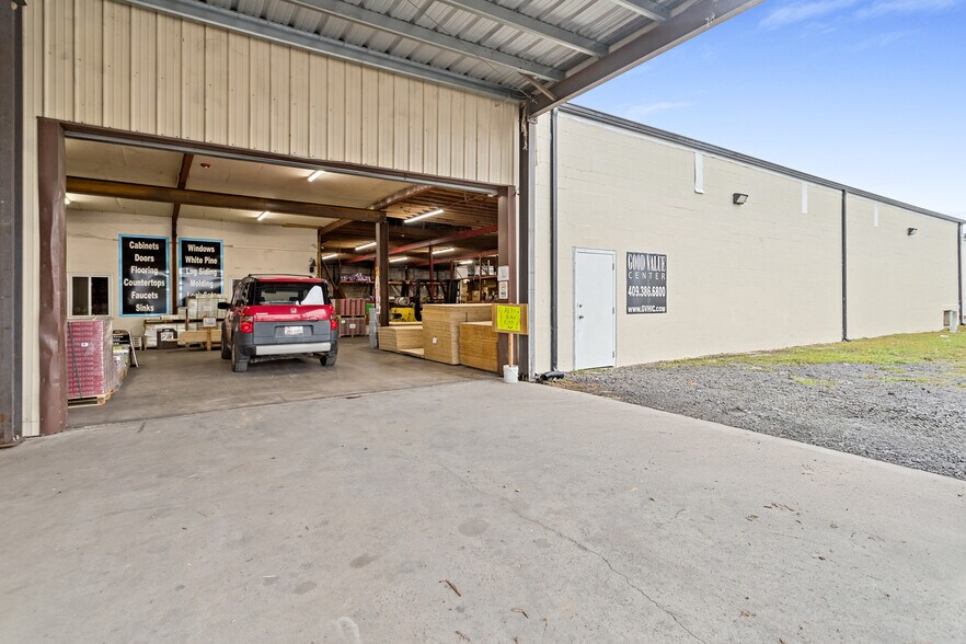 More Photos Of 1400 N 5th St, Silsbee General Retail For Sale