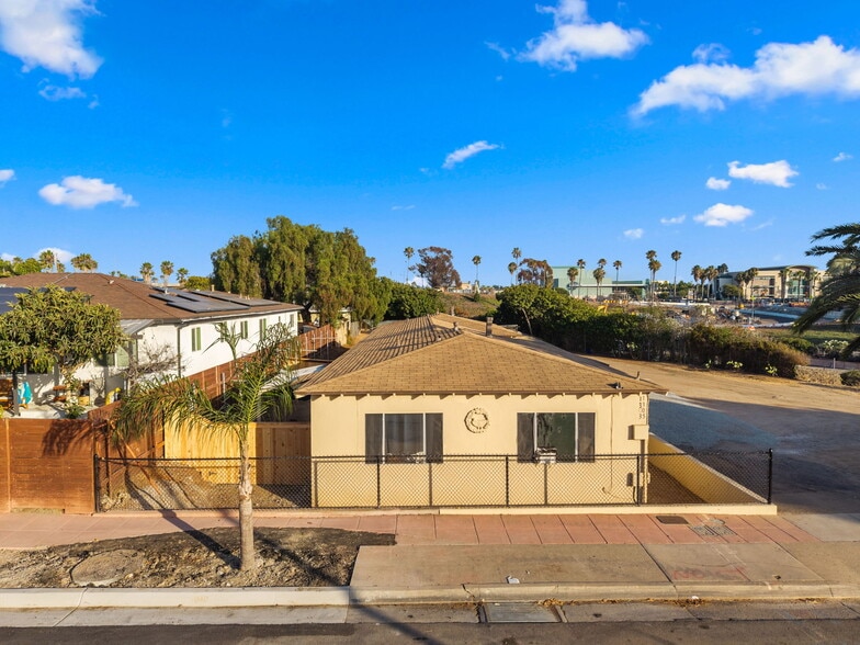 More Photos Of 1303 Bush St, Oceanside Apartments For Sale