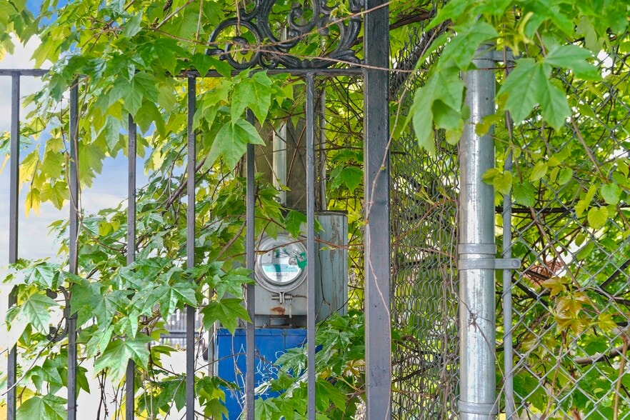 More Photos Of 509 Liberty Ave, Brooklyn Funeral Home For Sale