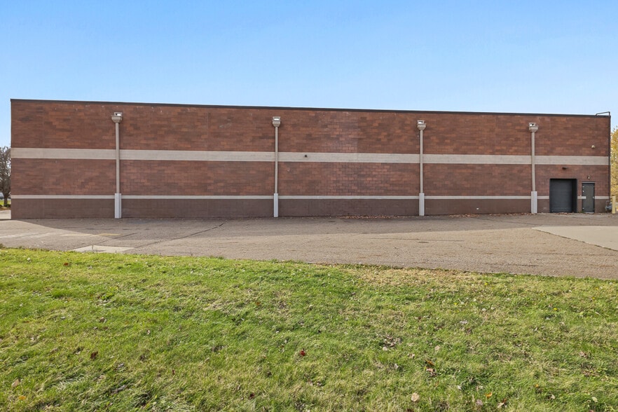 More Photos Of 4042 Cleveland Ave SW, Canton Drugstore For Lease