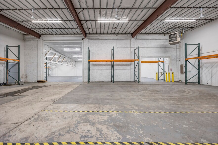 More Photos Of 323 6th St, Umatilla Industrial For Lease