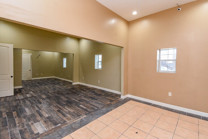 More Photos Of 9527 Ponderosa Ln, Houston Medical For Lease