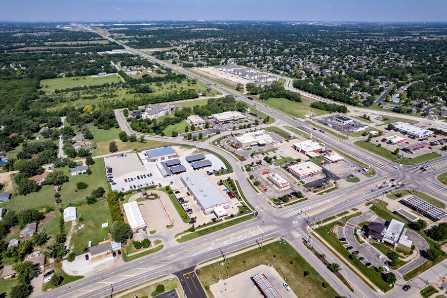 More Photos Of 307 W US Highway 54, Andover General Retail For Sale