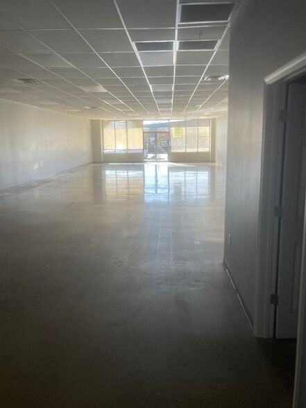 More Photos Of 380 S Harkrider St, Conway Storefront Retail Office For Lease