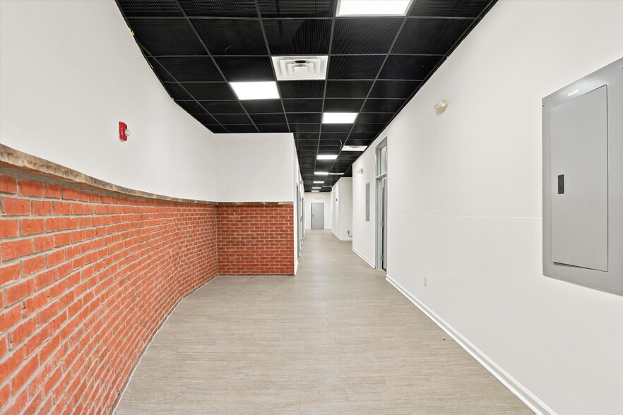 More Photos Of 5534-5546 Pulaski Ave, Philadelphia Office For Lease