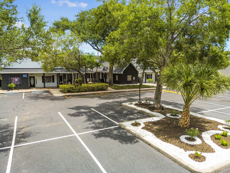 More Photos Of 300 E Bay Dr, Largo Office For Lease